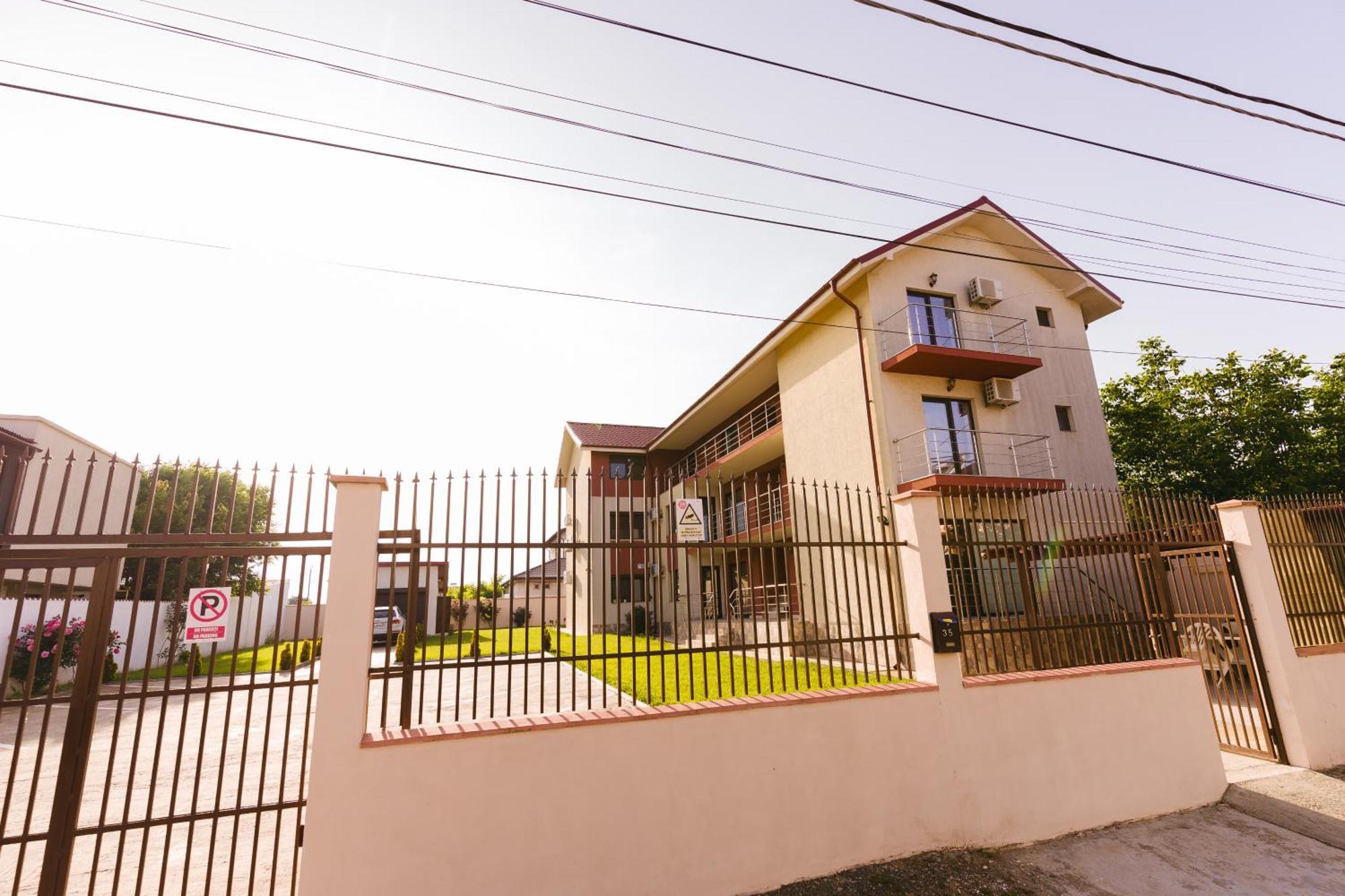 Casa Leahu Hotel Костинещи Екстериор снимка