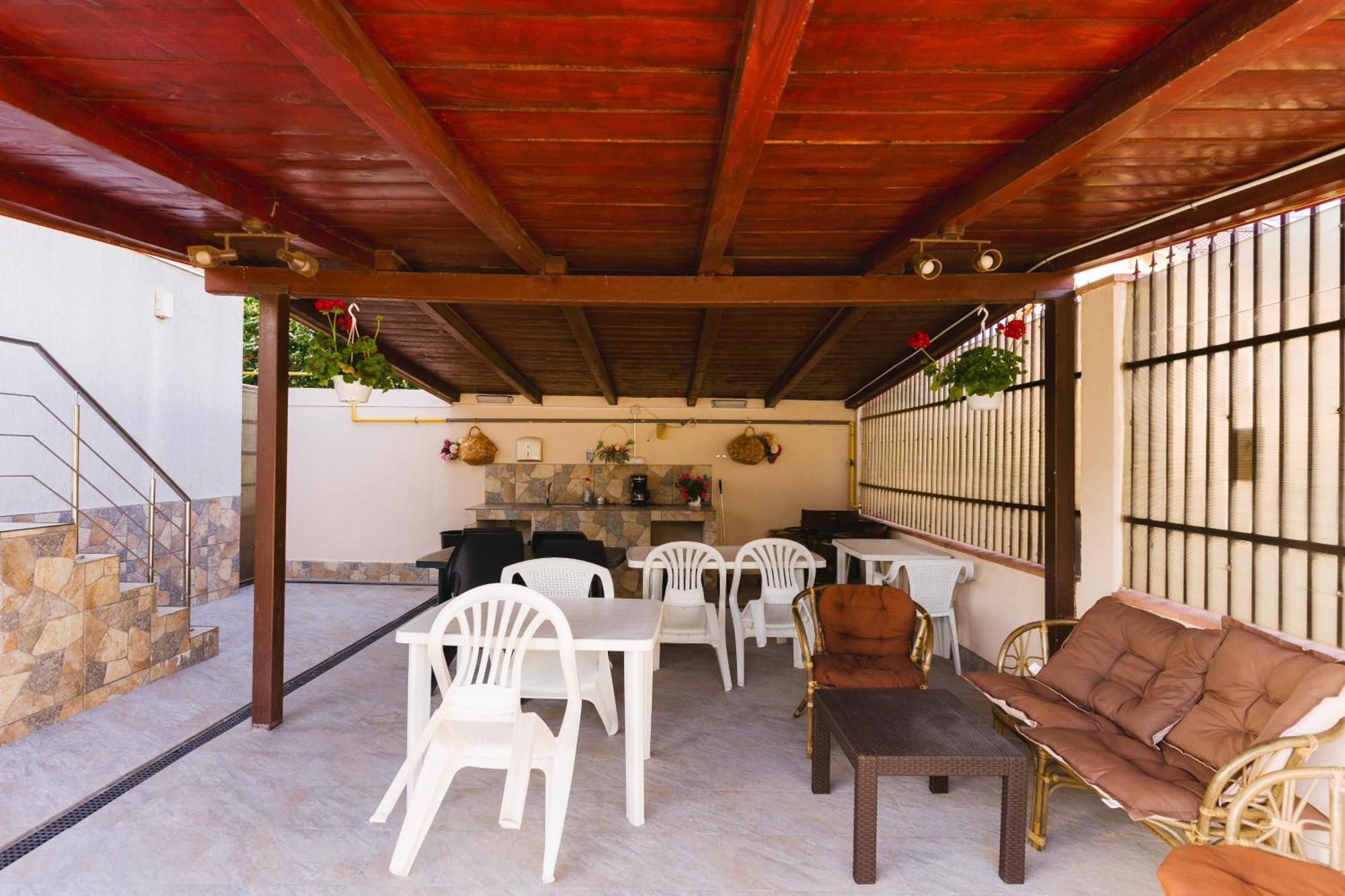 Casa Leahu Hotel Костинещи Екстериор снимка