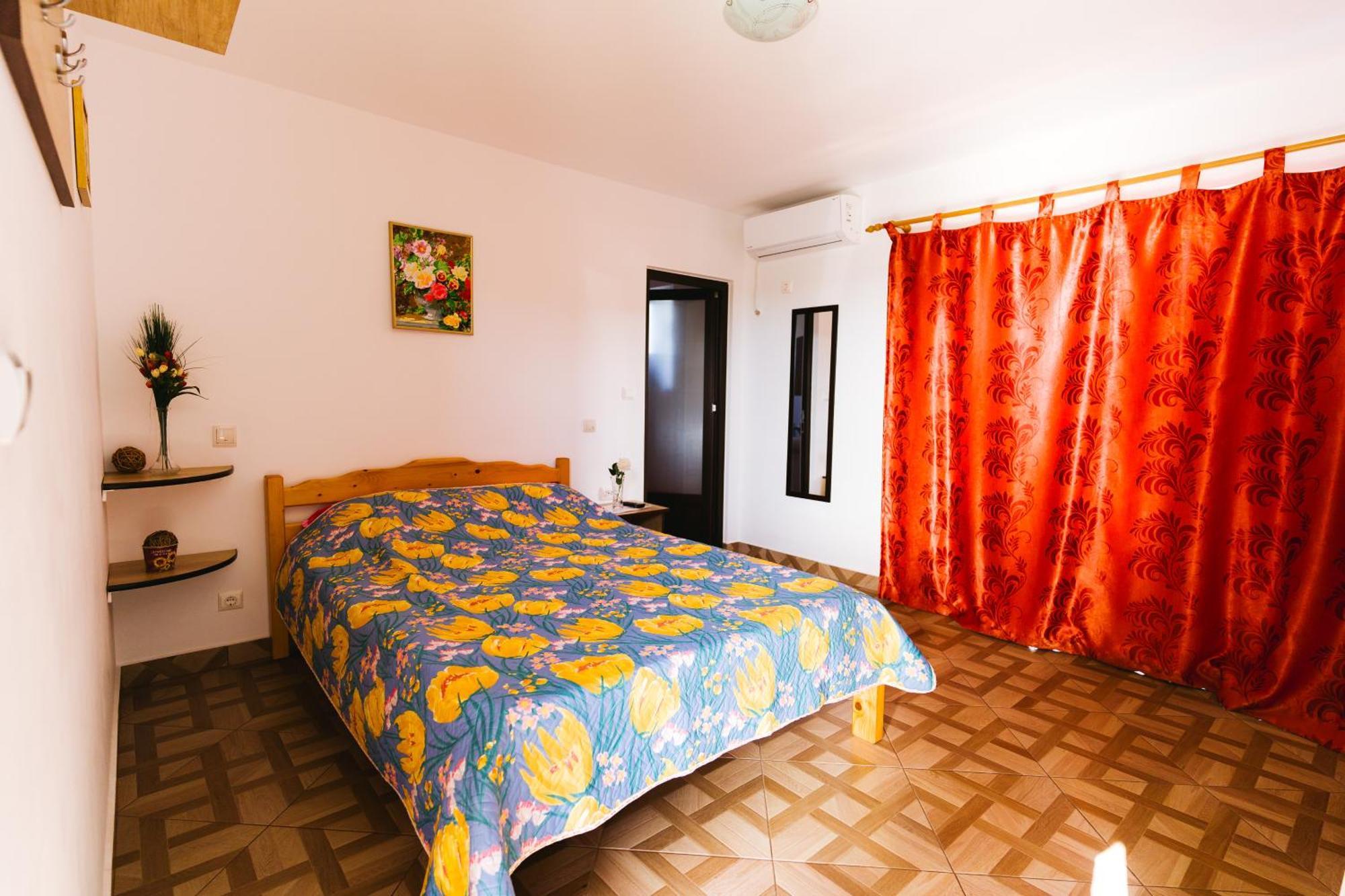 Casa Leahu Hotel Костинещи Екстериор снимка